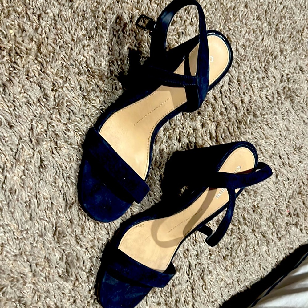 Gianni Bini size 8 navy heals.  Only worn once